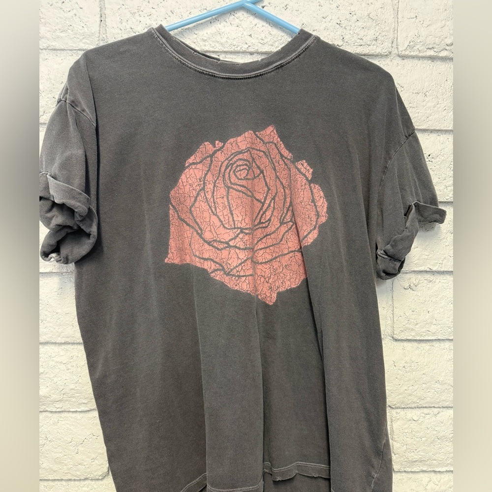 Gray Rose Graphic Shirt
